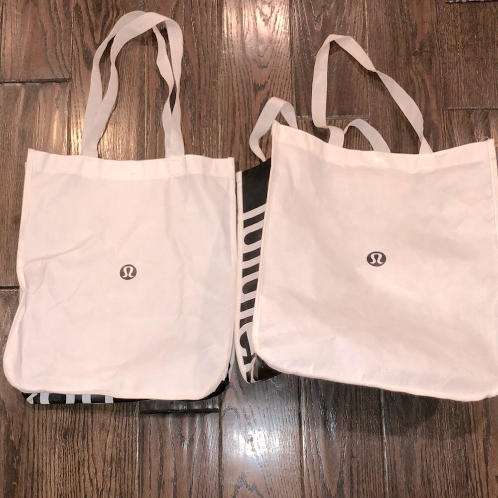 Lululemon Set of two reusable tote bags